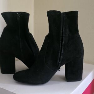 Elegant Black Suede Ankle Boots